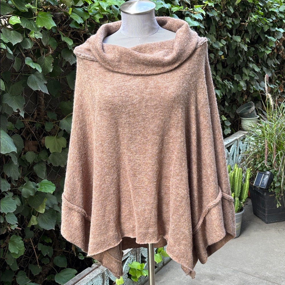 Cozy Tan Women's Knit Sweater Poncho One-Size-Fits-Most